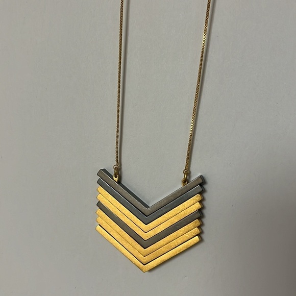 NWT Madewell Arrowstack Necklace, Gold/Gunmetal - Picture 5 of 8